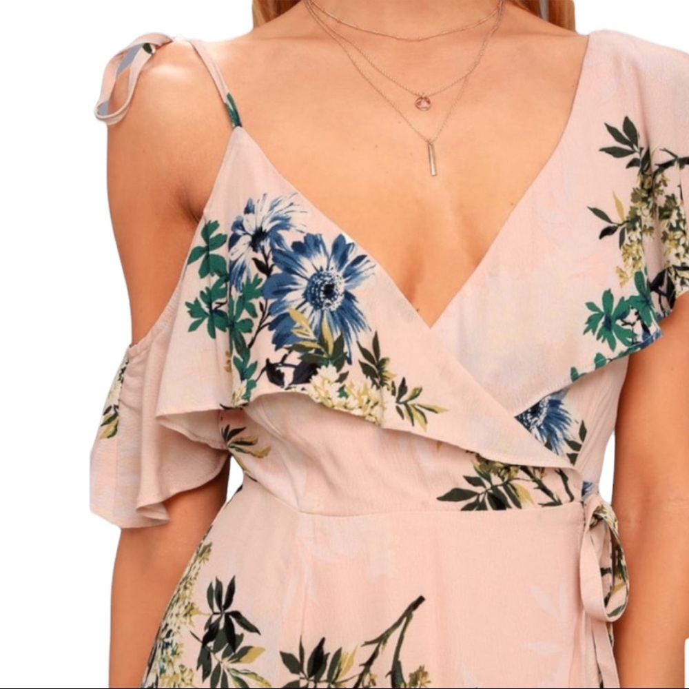 NWT ASTR The Label Yessenia Floral Wrap Midi Dress. Size XS - Picture 2 of 13